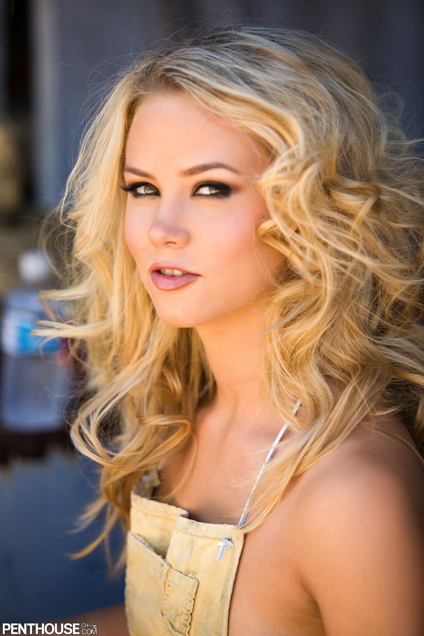 Sophia Lynn Full Size
