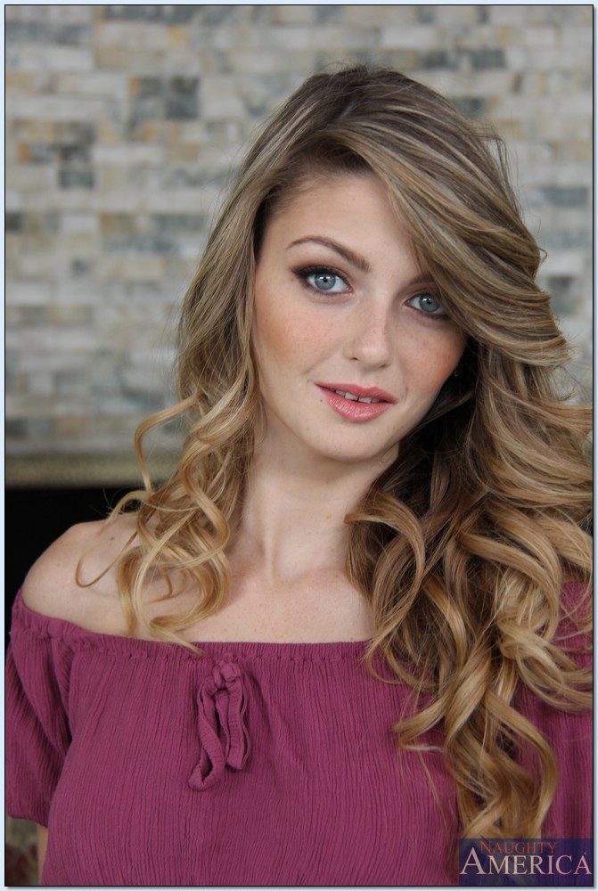 Staci Silverstone Full Size